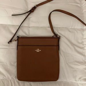 Coach Kitt Messenger Crossbody - Saddle/Tan